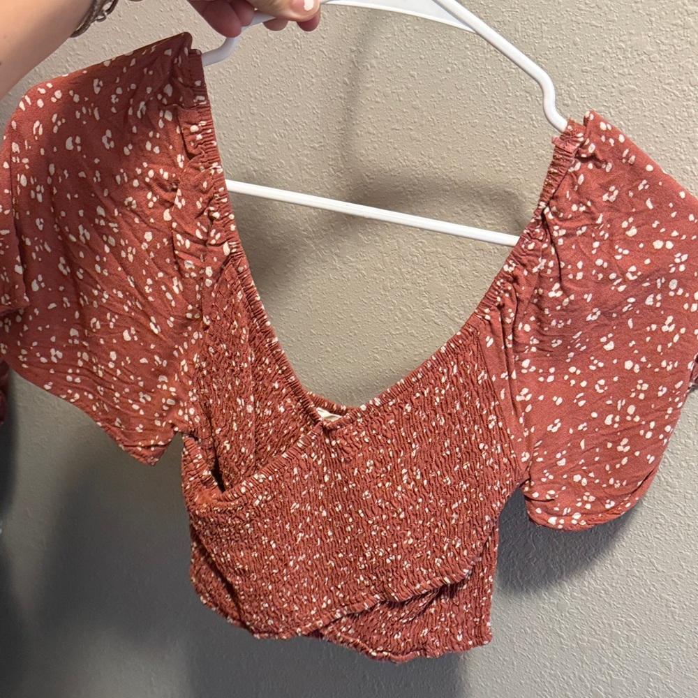 women’s crop top